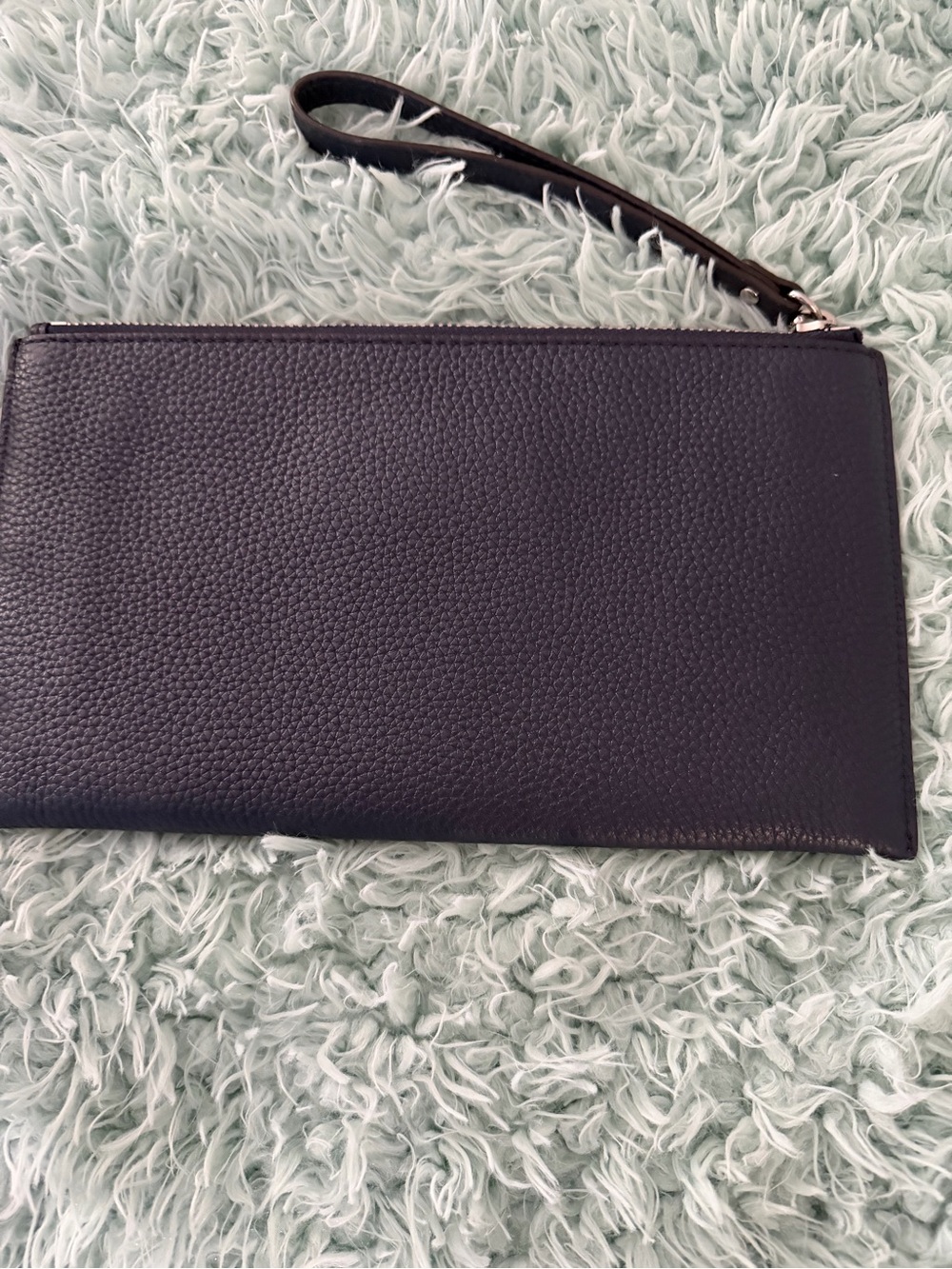 Michael Kors Navy Pebbled Leather Zip Wristlet. Like new - Picture 2 of 4